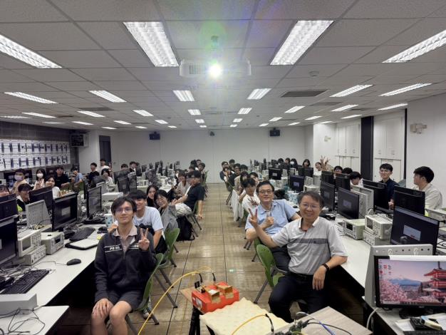 雙毫米波天線陣列平台培訓營