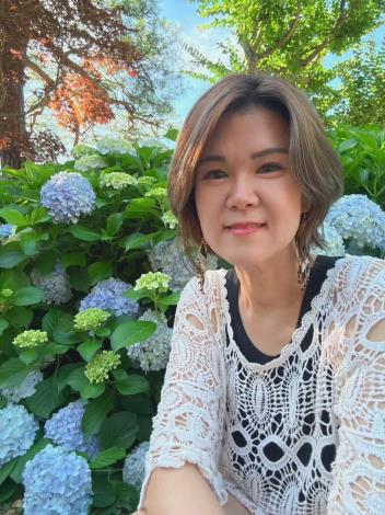 鄧旭茹 副教授兼系主任