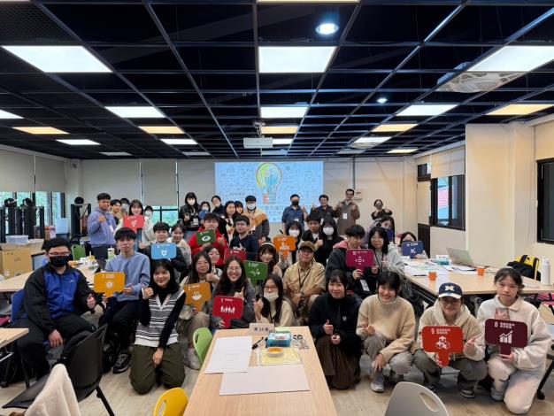 LINE_ALBUM_20250223專業培力工作坊-東海大學_250311_3